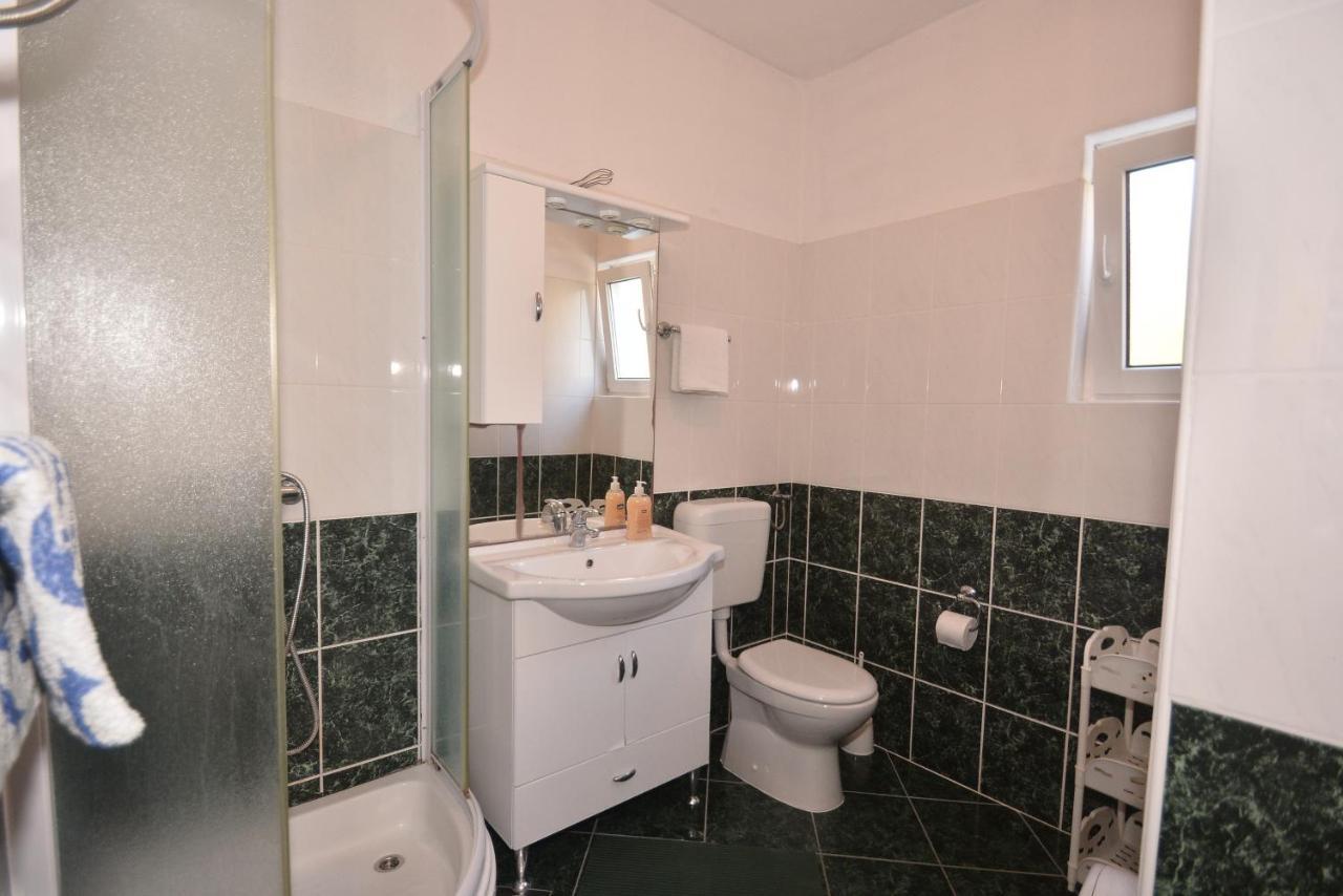 Apartments By The Sea Suhi Potok, Omis - 14555 Jesenice  Zewnętrze zdjęcie