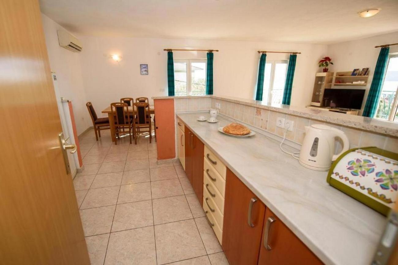 Apartments By The Sea Suhi Potok, Omis - 14555 Jesenice  Pokój zdjęcie